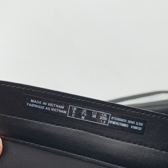 Clarks Black Knee-High Riding Boots Women’s 7.5 Low Heel - Picture 9 of 9